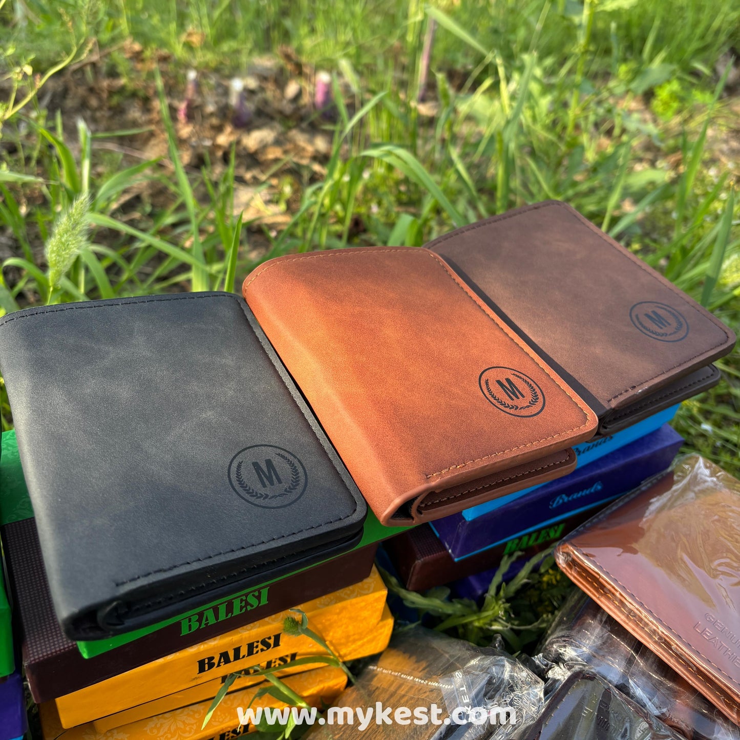 M Series Premium Handcrafted Leather Mini Wallet | Slim Bifold Card Holder